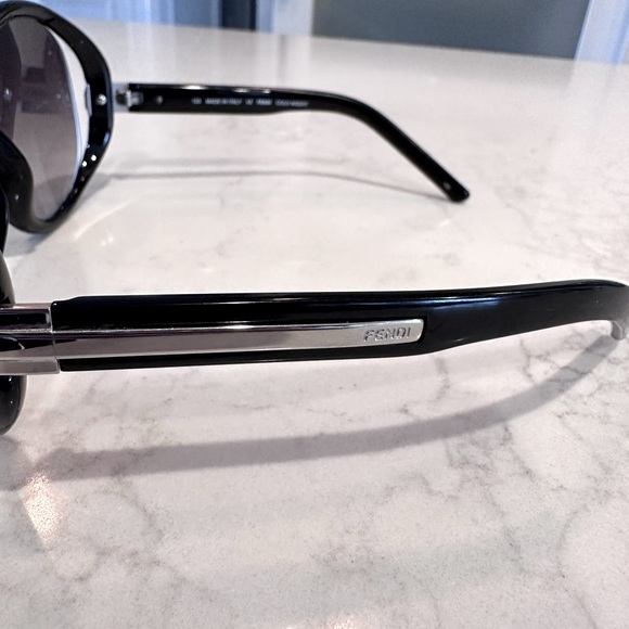 Fendi sunglasses - Picture 5 of 7